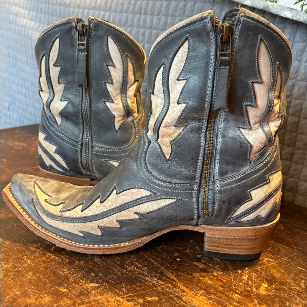 Lane Boots Women's Walk The Line Washed Denim
Bootie